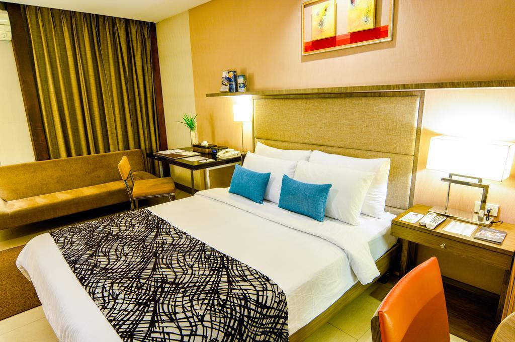 Best Western Antel Spa Hotel Suites Makati City Exterior photo